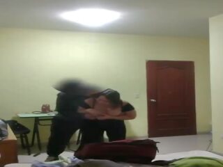 Saya cojo yang la sirvienta yang la puta de la sirvienta pt 1