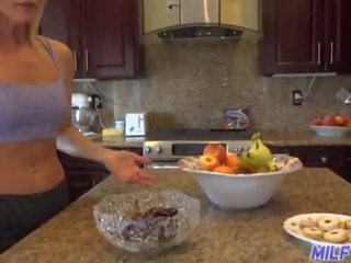 Milftrip 步 妈妈 welcomes 步 儿子 家 同 湿 口