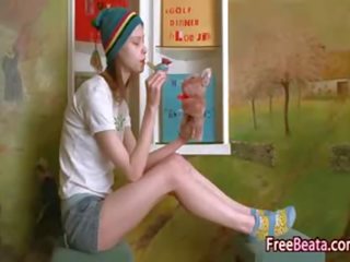 חזה גדול חופשי ביאטה מוצצת lollypop