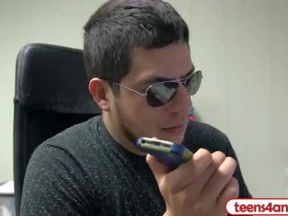 Virgem jovem grávida mademoiselle anal fodido por dela corrupted priest