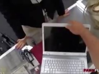 巨大 瓶 业务 年轻 女人 性交 由 pawnshop 管理人
