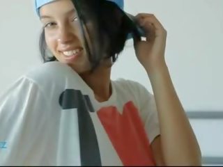 ベイブ rapper ティーン ディルド 喜ば 彼女の 女性陰部