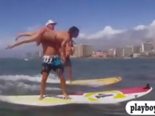 עירום badass בחורות enjoyed מים surfing עם ה ממשי מִקצוֹעָן