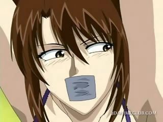 Hentai svázaný nahoru pohlaví prisoner dostane tělo teased v skupina