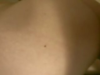 この 壮大 brunetten ティーン hits torbe で ザ· ストリート いくつかの